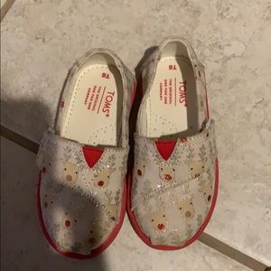 Toms Christmas shoes
